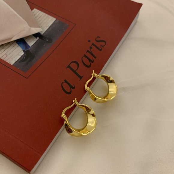 #NEW 925 Sterling Silver Round Irregular Hoop Earrings - Picture 2 of 4